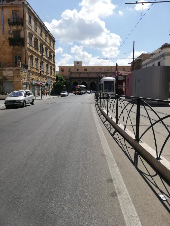 Il Posto Giusto Station Rooms Palermo Ngoại thất bức ảnh